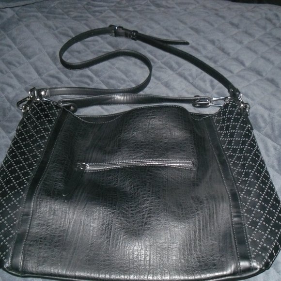 Urban Expressions Holland Hobo Large Chain perforated vegan leather purse black - Picture 9 of 11